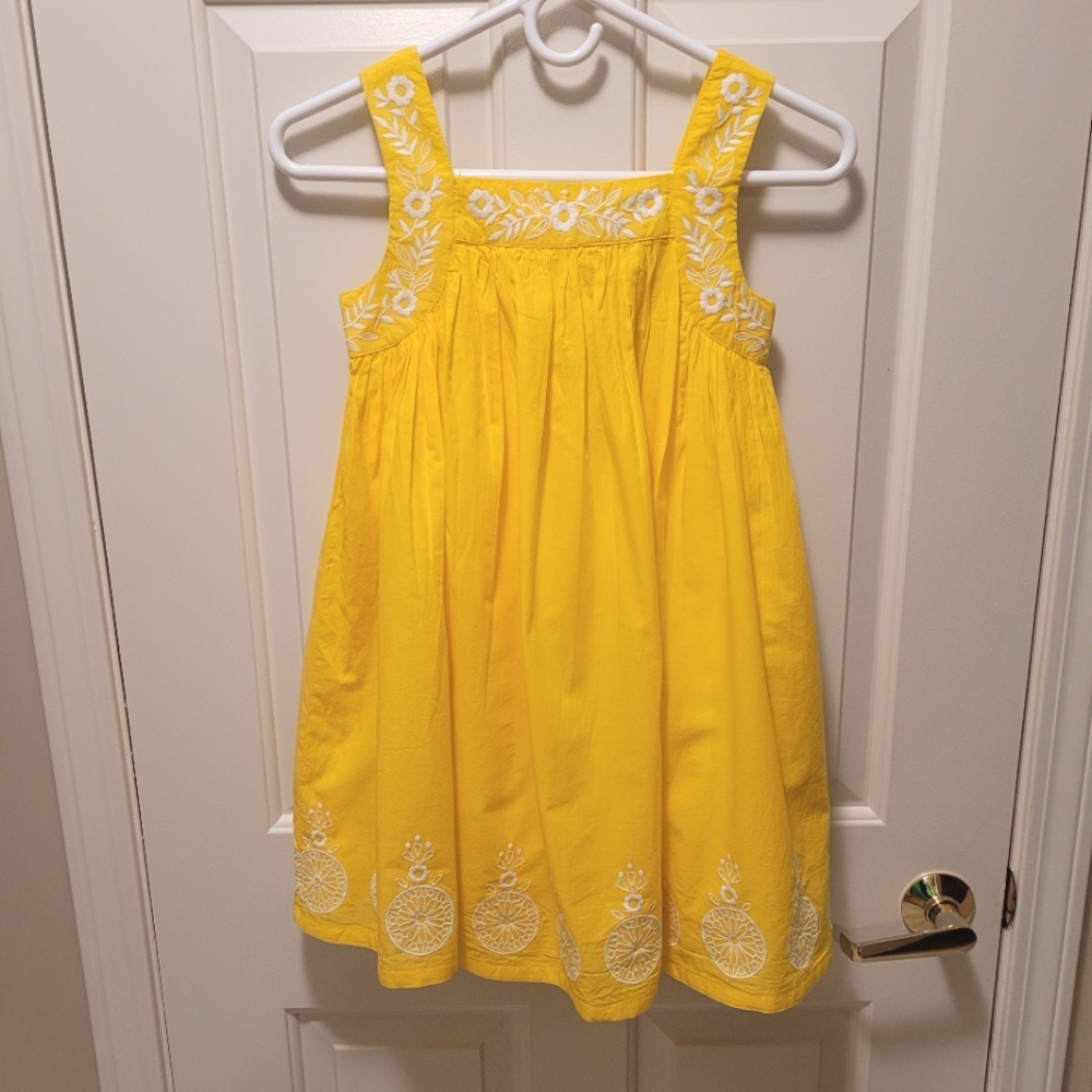 💛 NWT Tahari girl's yellow embroidered dress - 8